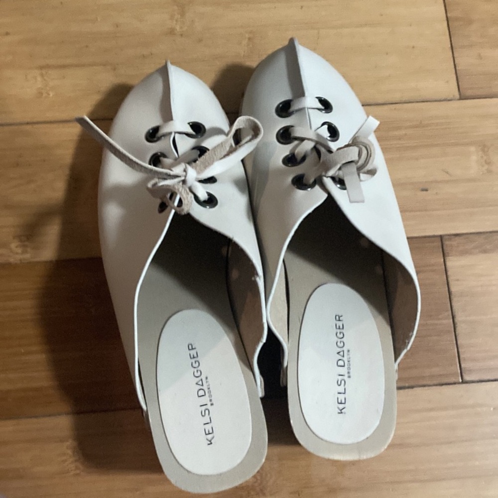 Clogs - Picture 3 of 6